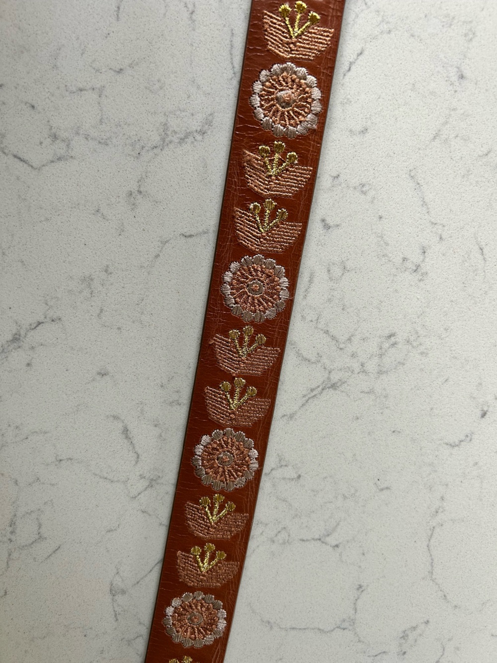 NWT 🍀 Lucky Brand Medium Embroidered Leather Belt with Antique Brass Buckle - Picture 9 of 9